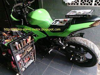 Cara pasang alarm motor pada Kawasaki Ninja 250cc Fi Cara pasang alarm motor pada Kawasaki Ninja 250cc Fi