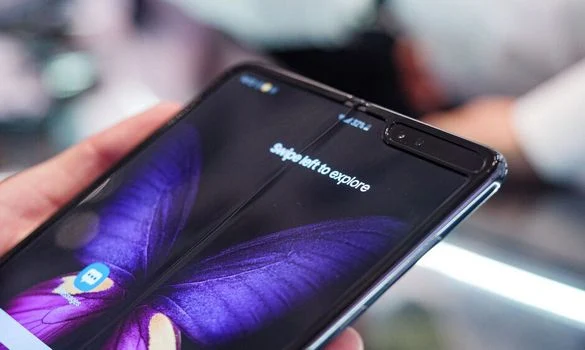 موعد طرح هاتف سامسونج Galaxy Fold 2 القابل للطي !!