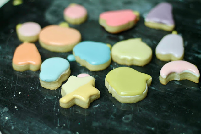 Royal Icing color trends for fall cookies  2021, Best Fall decorated cookies,, The Cookie Couture, decorated cookies 2021,  pastel colors cookies, mini pumpkin cookies, pumpkin cookies