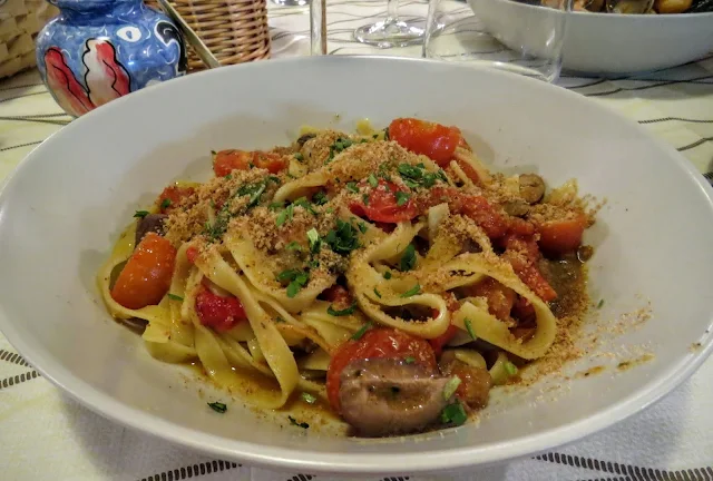 Sicilian Food - fresh pasta with tomatoes