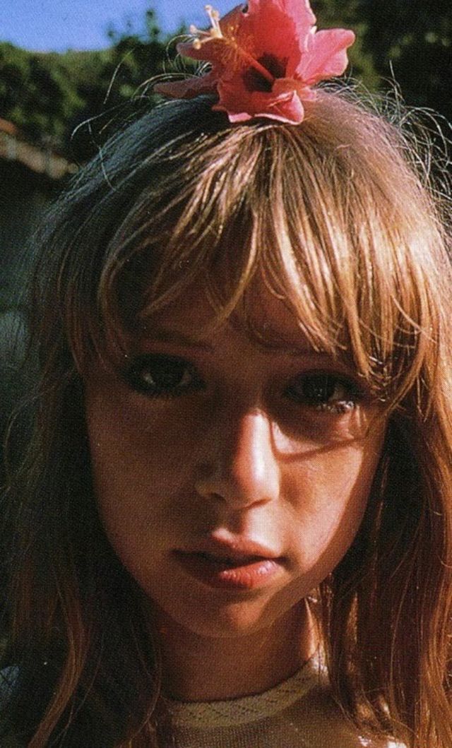 Rock's Most Beautiful Muse: 36 Rare and Fascinating Vintage Photos of a Young Pattie Boyd in the