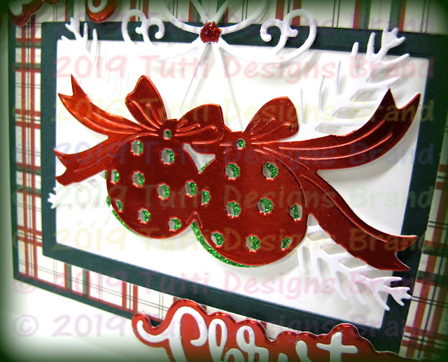 Tutti Designs Bauble Swag