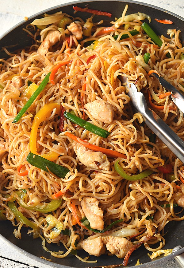 pan with delicious easy chinese chow mein noodle recipe