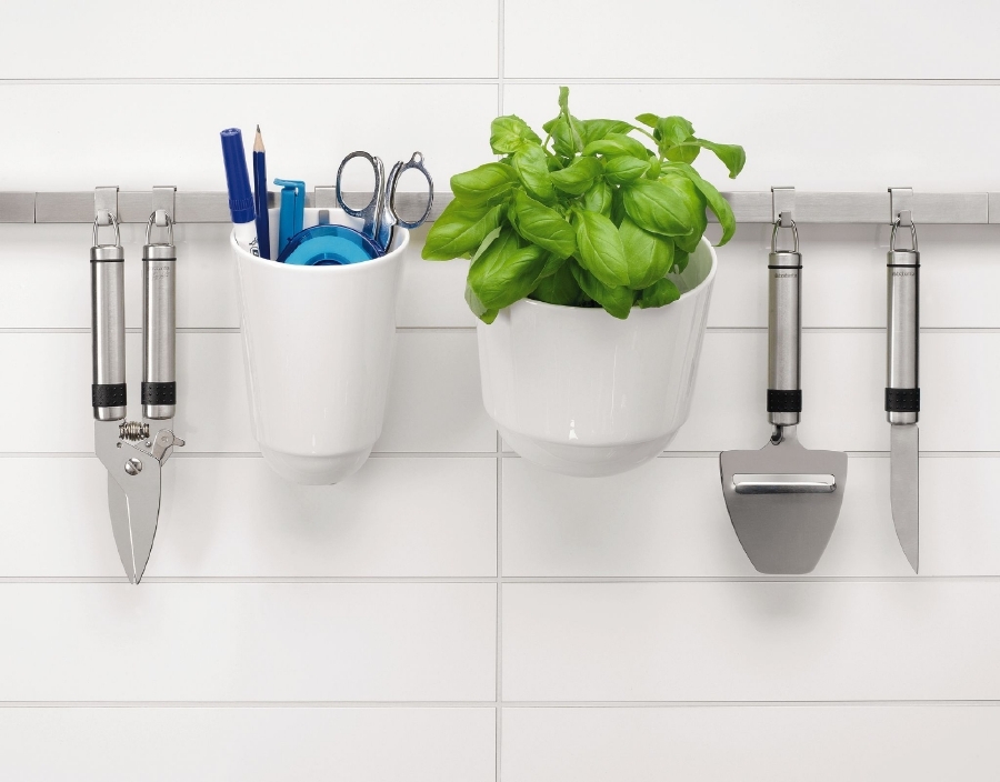 Barra con utensilios para mantener la cocina en orden