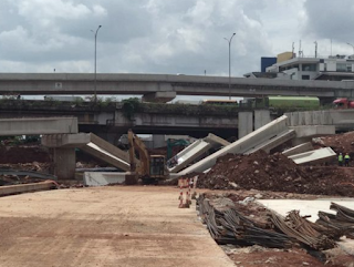 ambruk tol depok