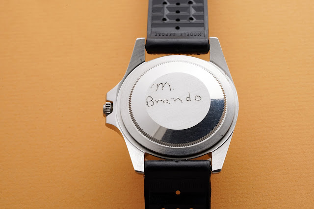 La Rolex GMT-Master de Marlon Brando: gravée au dos de sa main, sans couronne et sur bracelet noir