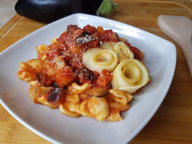 orecchiette con pomodoro, melanzane e roselline di provola - nadia coppola - fatinasweet