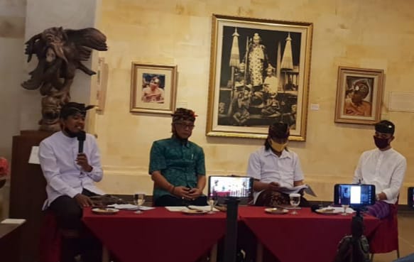 Suasana rembug sastra "Tri Rakawi Usadhi Desa" yang digelar Ubud Royal Weekend dan Puri Anyar Heritage Ubud, Sabtu (8/8).