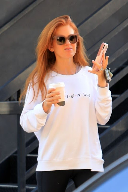 Isla Fisher Receives a Parking Ticket Out in West Hollywood 24 Sep-2019