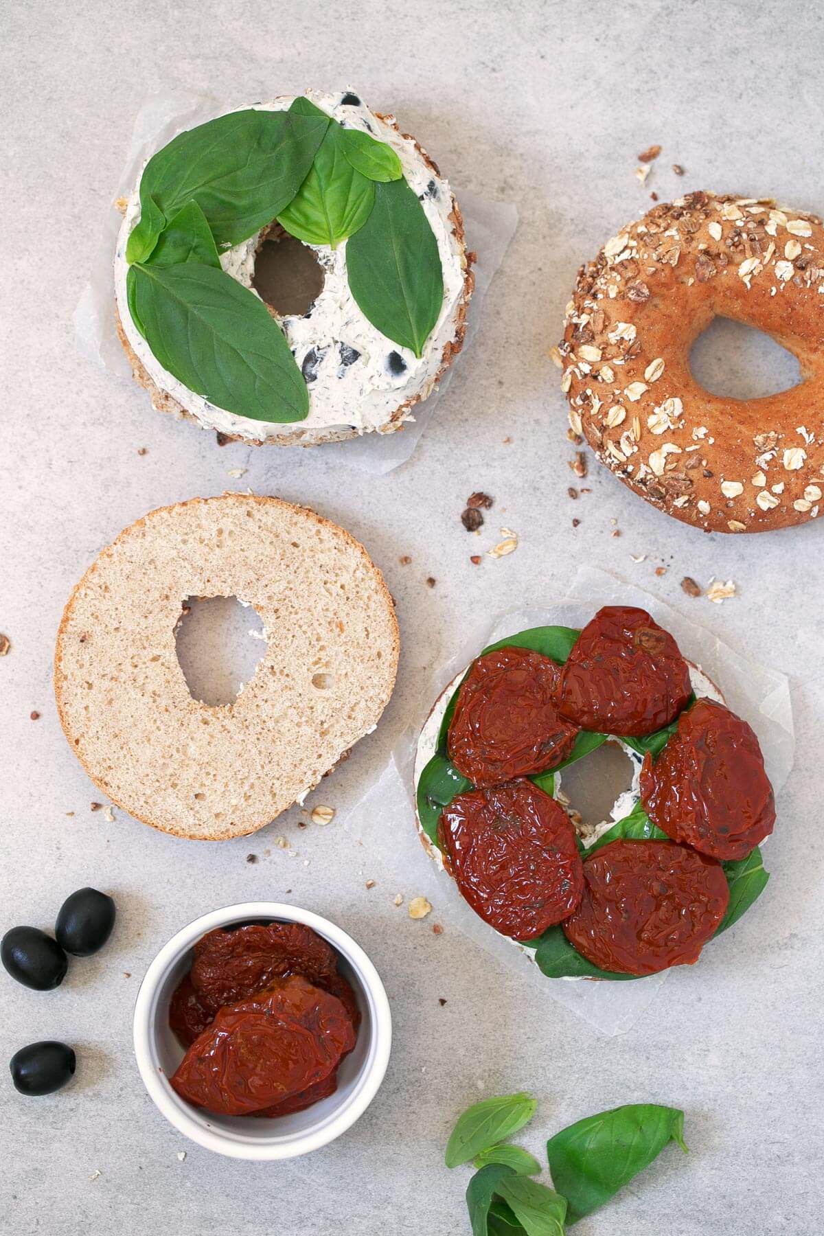 Vegan Bagels.- I love having these vegan bagels for breakfast when I want to pay homage to myself, although they can also be eaten as a snack or for a quick lunch or dinner. Vegan Bagels.- I love having these vegan bagels for breakfast when I want to pay homage to myself, although they can also be eaten as a snack or for a quick lunch or dinner.