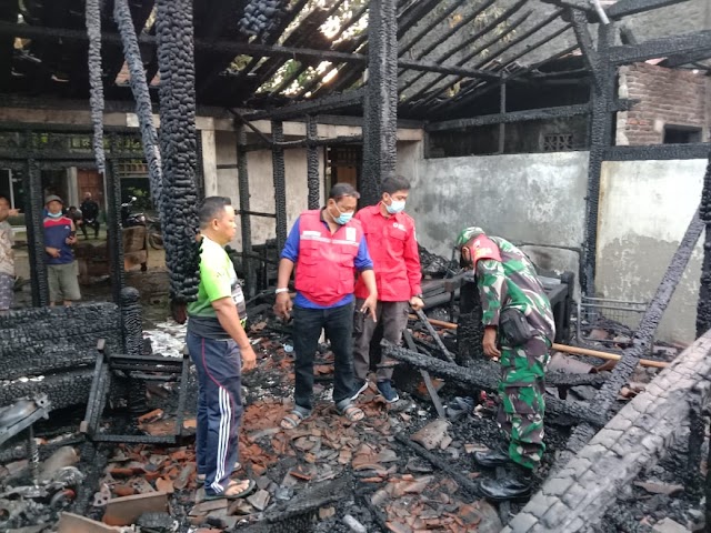 Konsleting Listrik, Satu Rumah di Rejosari Karangawen Ludes Terbakar