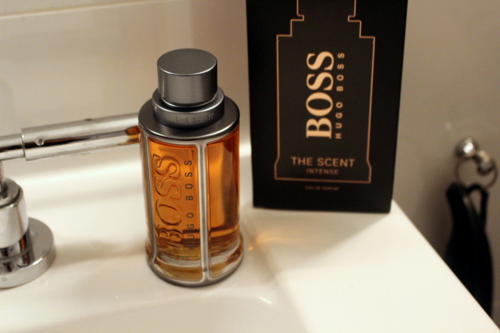 Le scent hugo boss. Коробка Hugo Boss the Scent. Boss the Scent Hugo 35ml. Hugo Boss the Scent le Parfum. Hugo Boss the Scent le Parfum 100 ml.