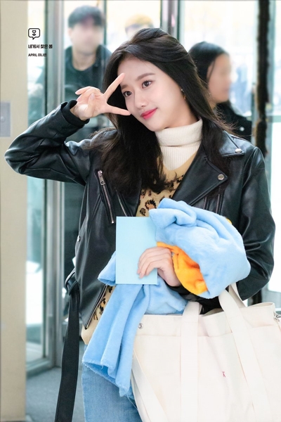 카메라가 미모를 다 담지 못한다는 실물갑 여돌.jpgif | 인스티즈