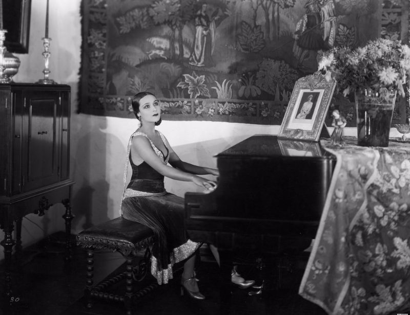 One of America's First Latina Film Stars: Glamorous Photos of Dolores ...