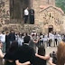 Ναγκόρνο Καραμπάχ: Το αντίο των Αρμενίων στις εκκλησίες τους πριν τον ξεριζωμό