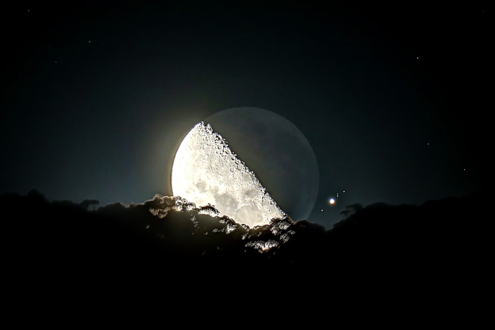 Луна в доме юпитера. Луны Юпитера. Луна Юпитер Луна Юпитер. Вид с Луны. Луна вблизи.