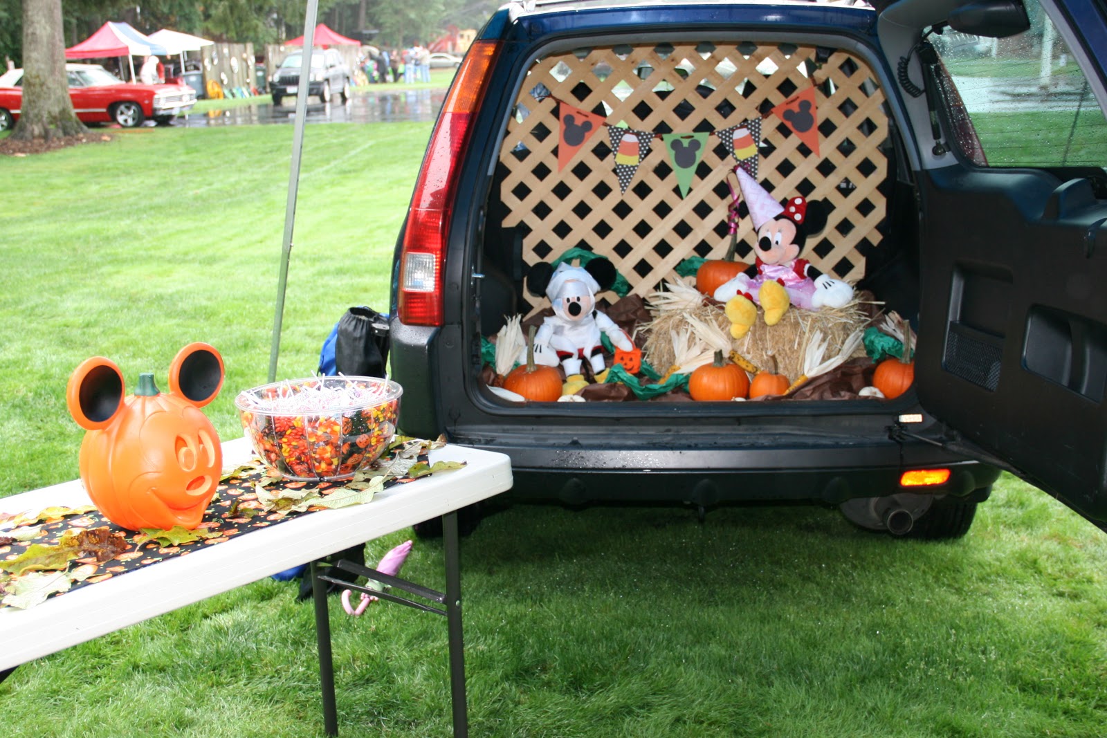 THE TAVERN FAMILY: Trunk or Treat!