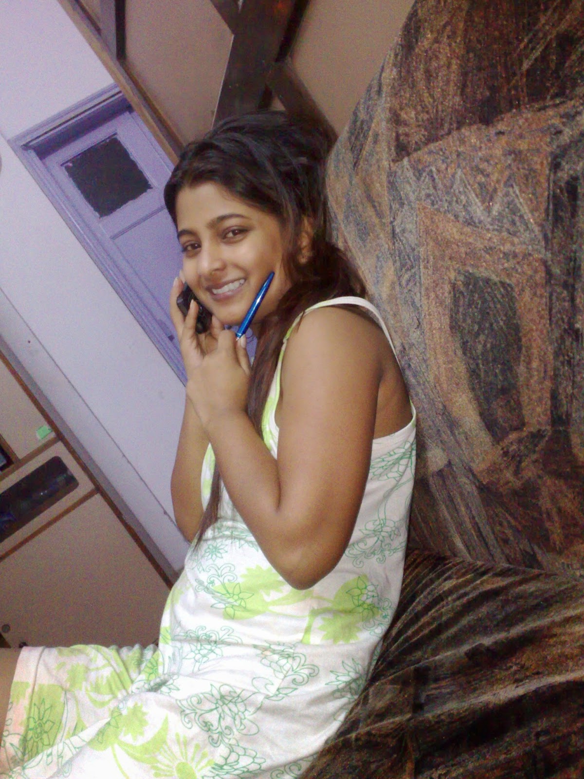 Beautiful Desi Sexy Girls Hot Videos Cute Pretty Photos Hot Desi Womens At Home Full Hd Images 