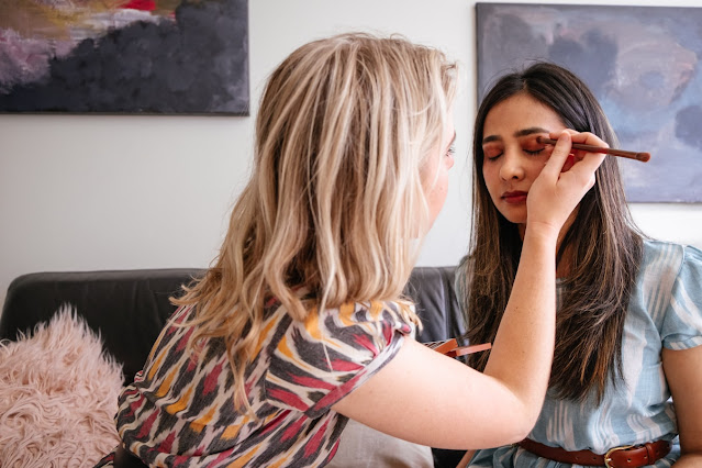 Tips and Tricks to Succeed as a Celebrity Makeup Artist Tips and Tricks to Succeed as a Celebrity Makeup Artist