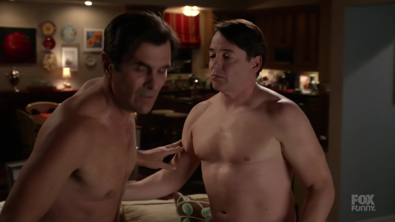 Ty Burrell and Matthew Broderick shirtless in Modern Family 4-08 "Mist...