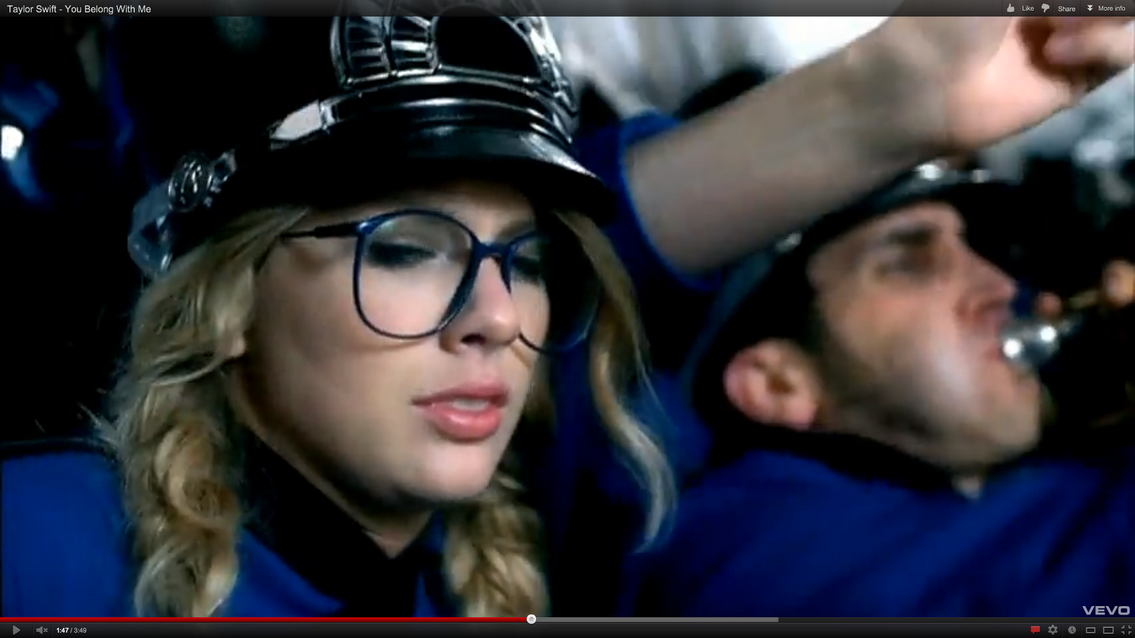 Тейлор свифт you ok. Taylor swift you belong with me. Belong with. Тейлор свифт в очках. You belong with me тейлор.