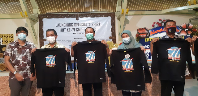 HUT Ke-71, SMPN 1 Launching Kaos Design Siswa 1 20210303 110530