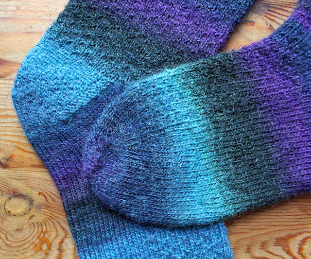 The Butterfly Balcony: Knit It - Star Trek Socks Knitting Pattern