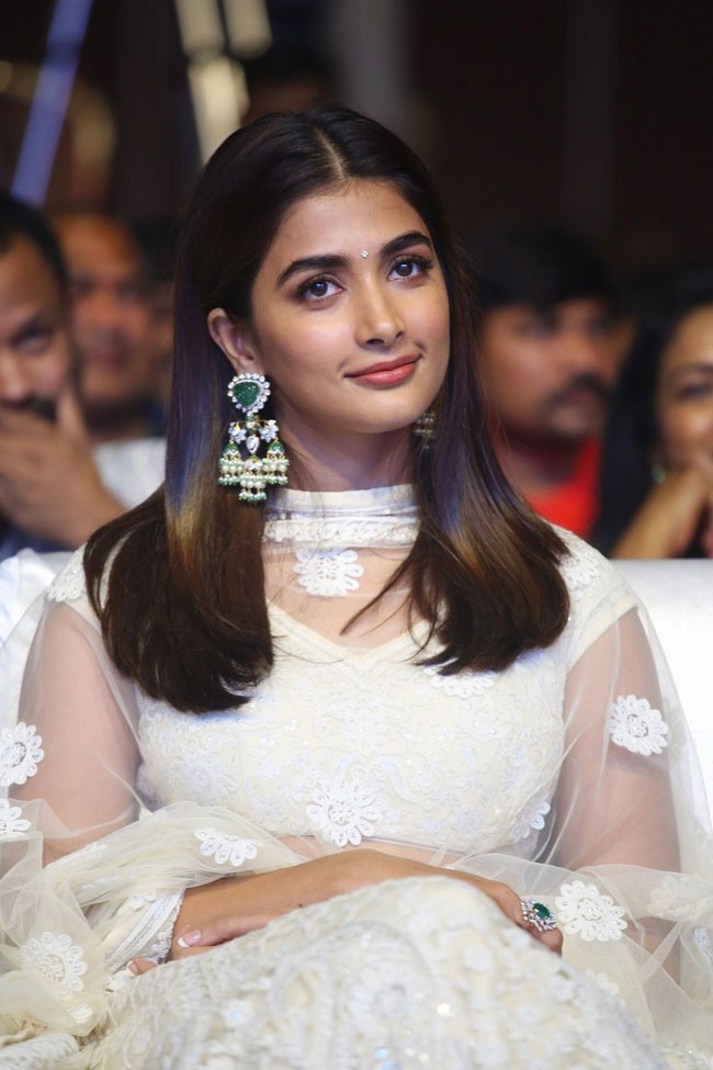 Pooja Hegde in White Salwar from Most Eligible Bachelor Event Pooja-hegde-most-eligible-bachelor-23