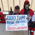 Torcedor leva cartaz e protesta contra a Rádio Tupi no Maracanã