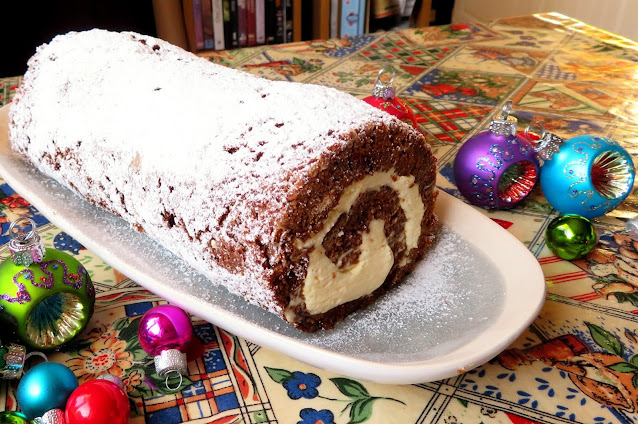 Christmas Gingerbread Roll