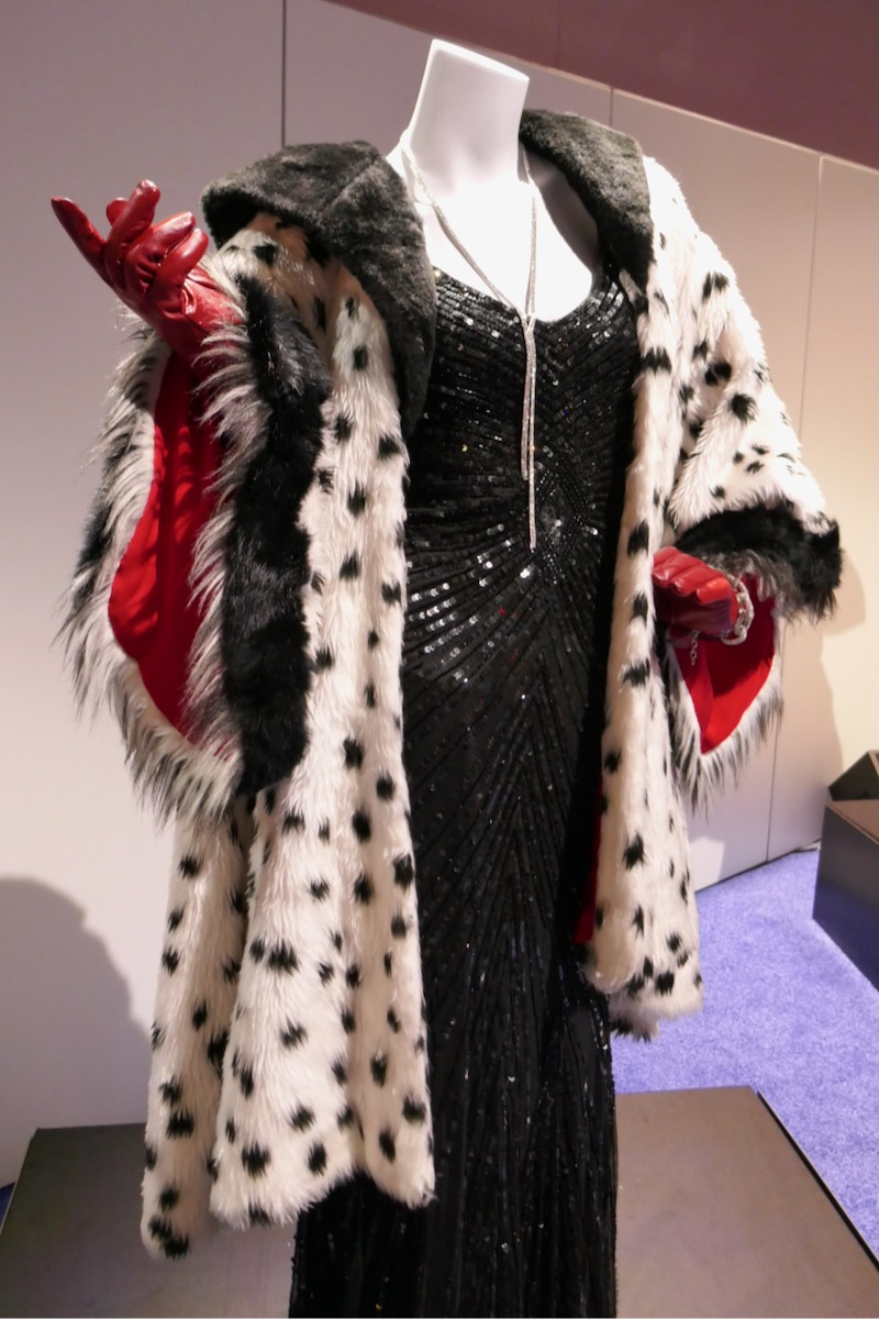 Hollywood Movie Costumes and Props Evil Queen, Cruella de