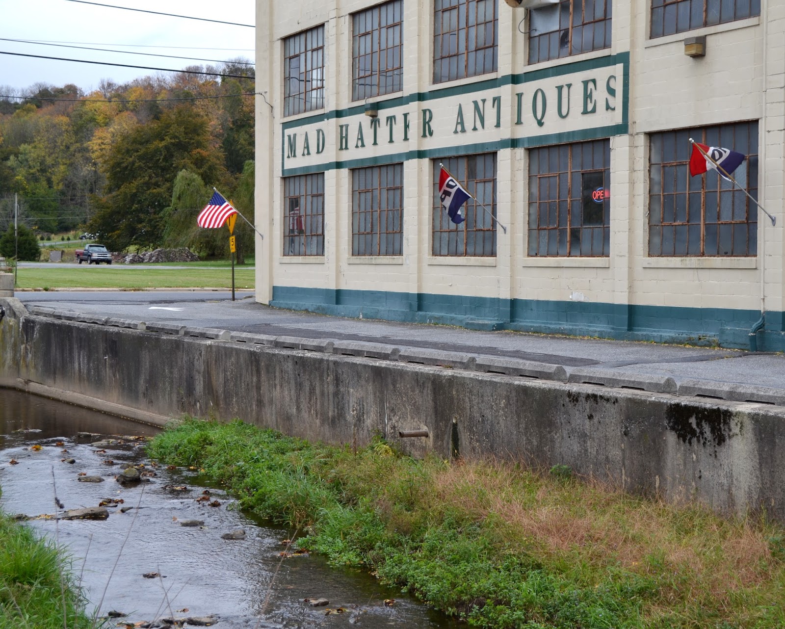 My Paisley World A Stroll Through the Mad Hatter Antique Mall in