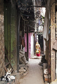 narrow, alleyway, kumbharwada, dharavi, mumbai, india, street, street photo, street photography, nameless street, 