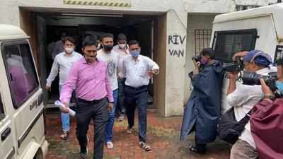 बॉम्बे हाईकोर्ट पहुंचे राज कुंद्रा बॉम्बे हाईकोर्ट पहुंचे राज कुंद्रा