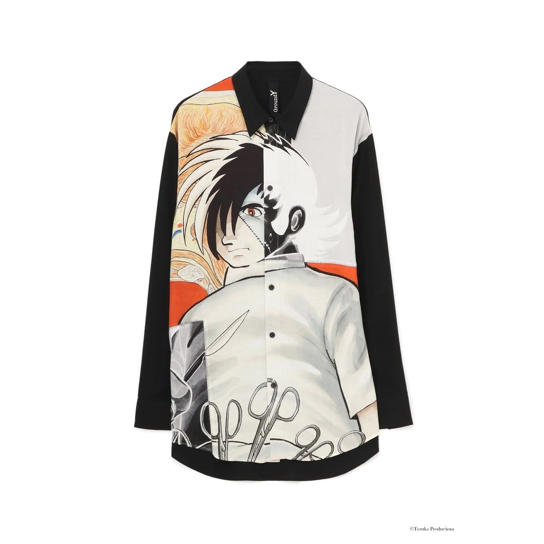 The collection includes asymmetric shirts (48,400 yen) printed with excerpts from famous manga scenes, big hoodies (30,800 yen), and jumbo cut-and-sew (29,700 yen / all including tax).