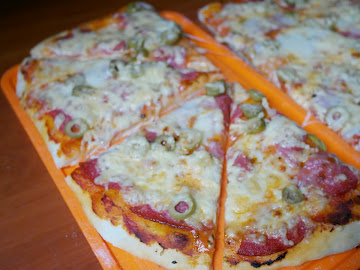 Pizza na cienkim  lub grubym cieście - Zobacz przepis »