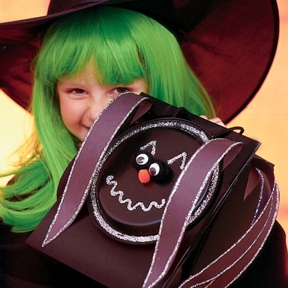 Halloween Crafts: Candy Catcher Craft