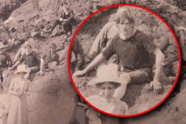 Time travel SHOCK: Does this 1917 photo prove time travel is possible?