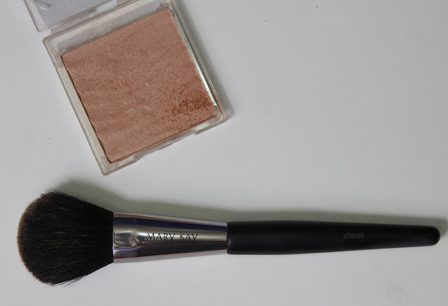 Pó iluminador compacto Highlighting Mary Kay