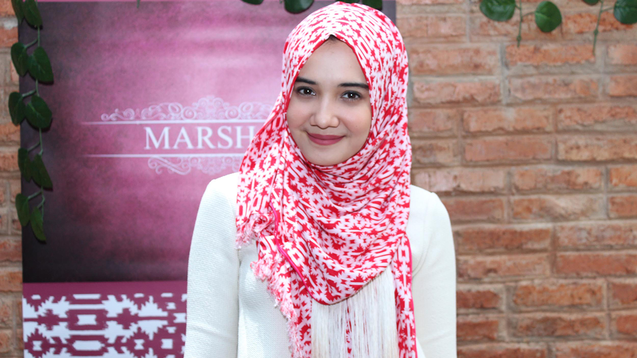 Zaskia Sungkar artis HIjab cantik dan manis