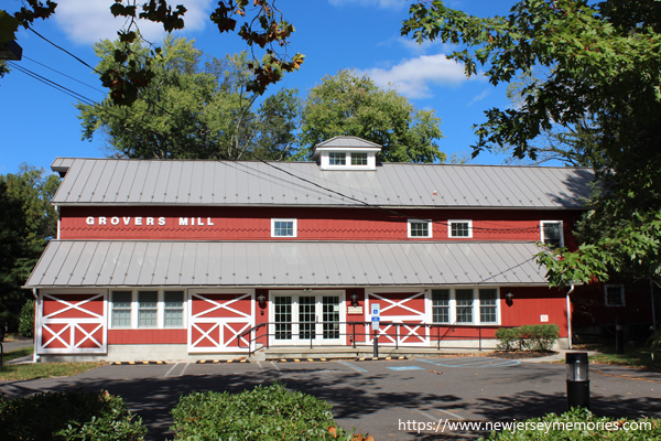Grover's Mill barn
