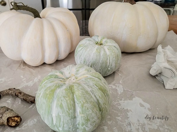 How to Whitewash Pumpkins | DIY beautify