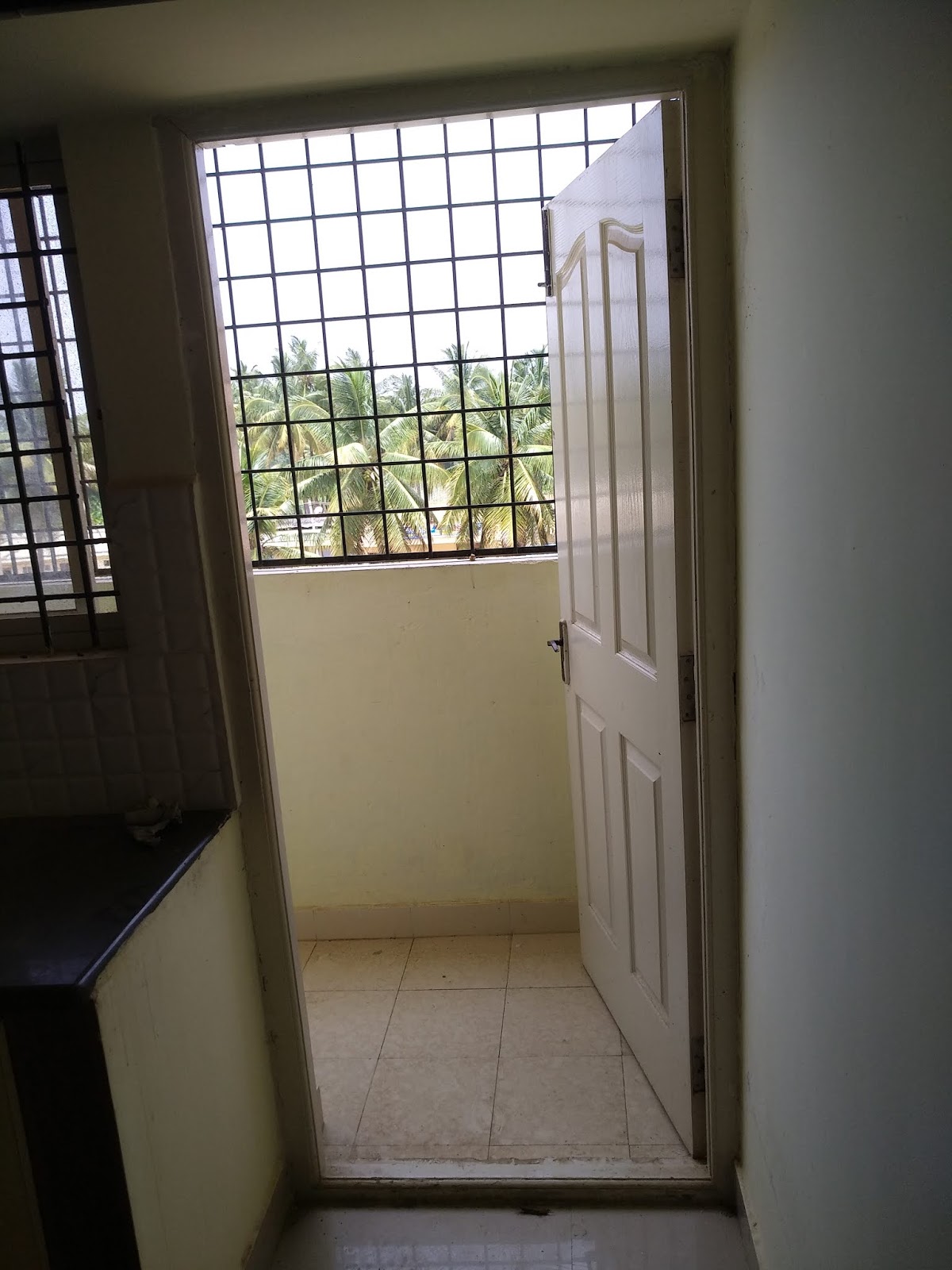 PURVI PRIDE WHITEFIELD IMMADIHALLI BUS STOP (1.5 Kms from white