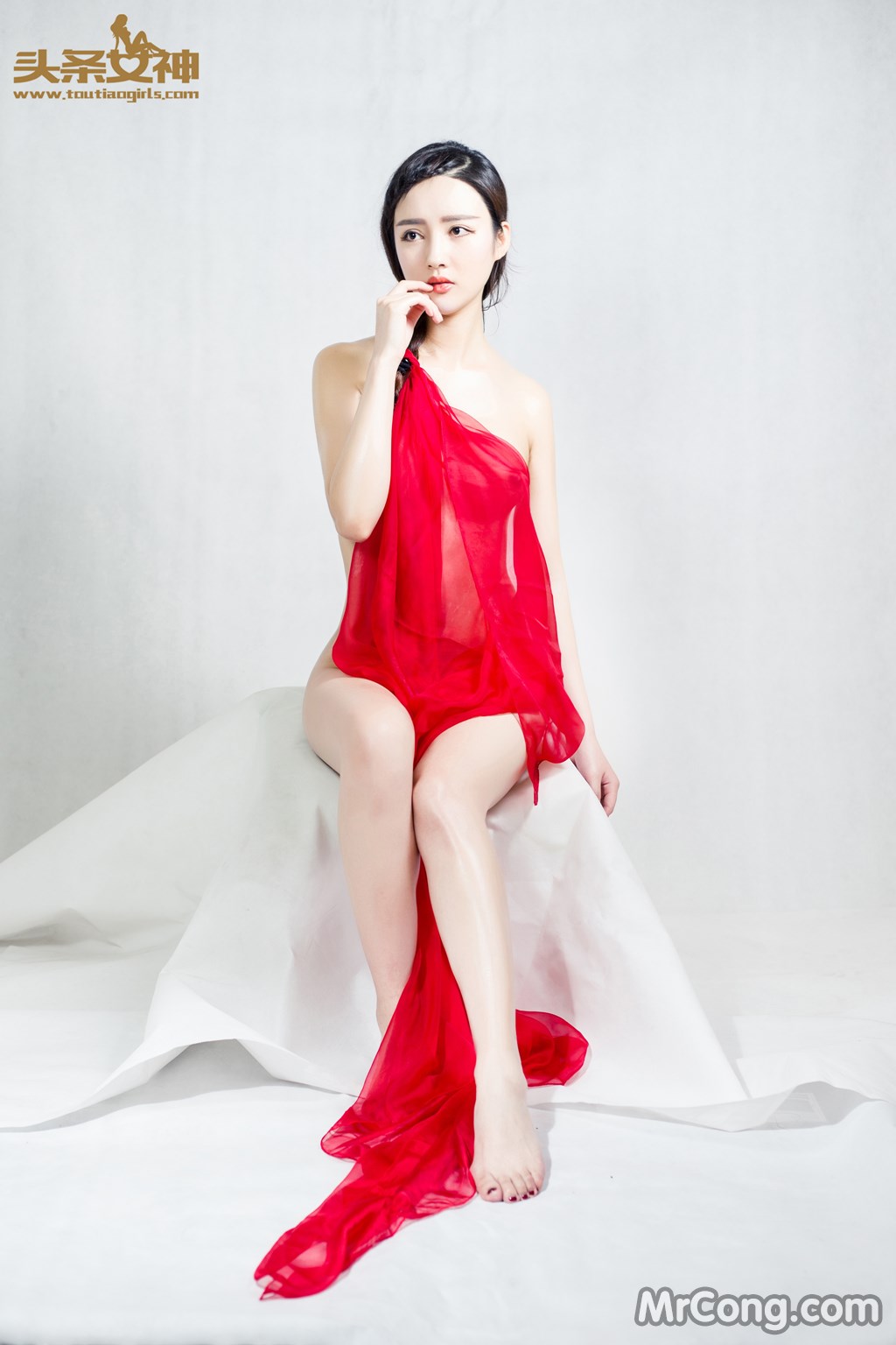 TouTiao 2016-06-25: Model Guo Wan Ting (郭婉婷) (43 photos)