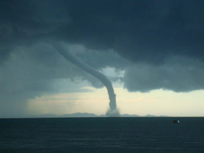 marcelo en auto a brasil tromba marina tornado