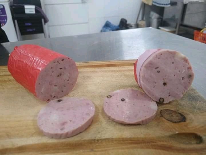 Mortadela.