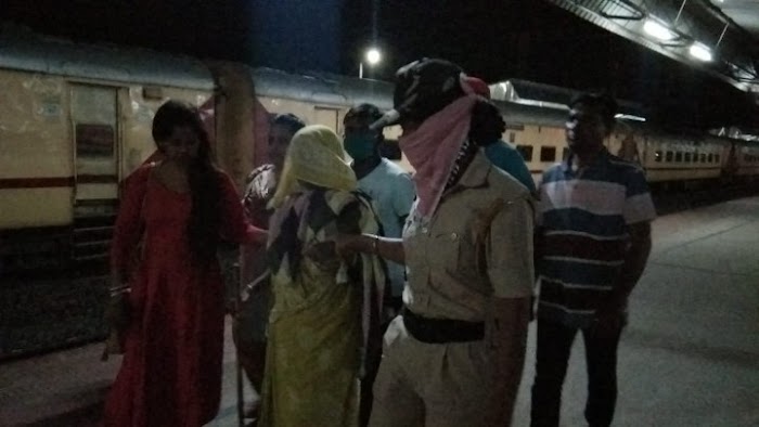 মেমারী স্টেশনে দৃষ্টিহীন ষাটোর্ধ বৃদ্ধার উপর পাশবিক নির্যাতন, স্তম্ভিত সব মহল