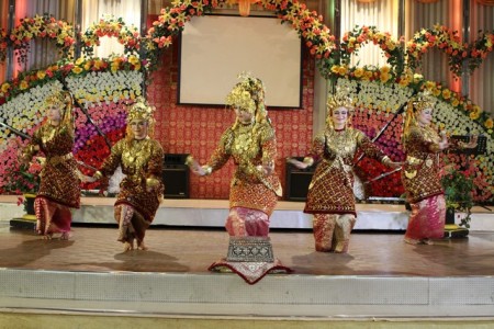Blog Budaya Indonesia: Tari Gending Sriwijaya : Simbol Kejayaan