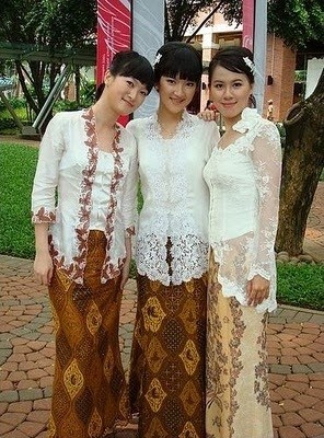 Aneka Model Kebaya Anak Muda Modern Terkini grosir baju jawa Aneka Model Kebaya Anak Muda Modern Terkini grosir baju jawa