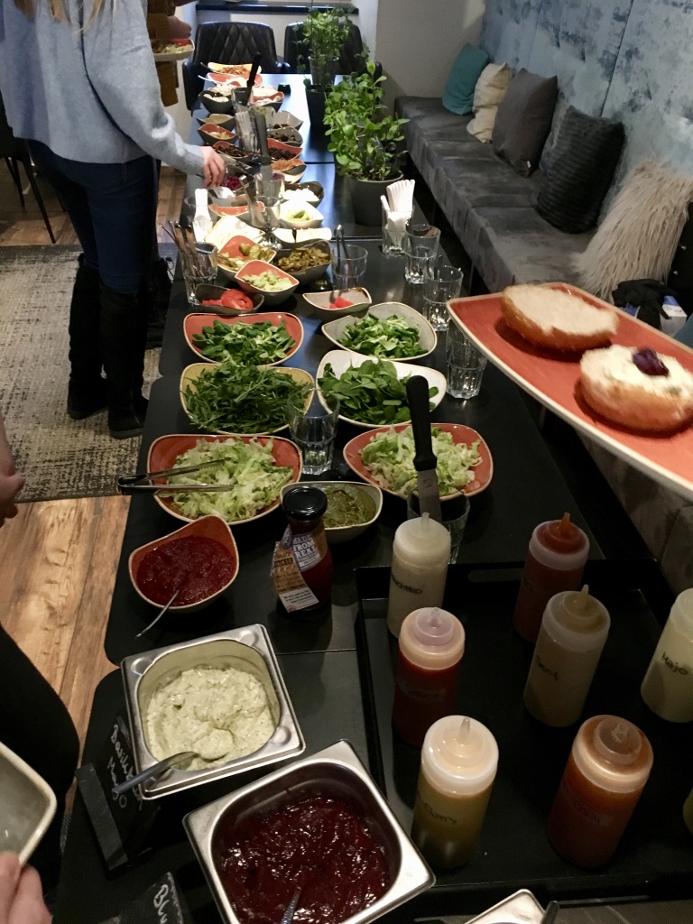 HOME OF HAPPY VEGGIE BURGER TASTING IM LE BURGER WIEN